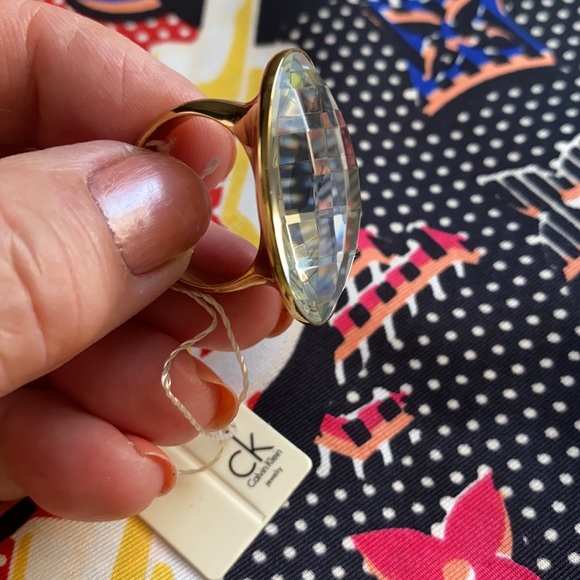 Calvin Klein Gold Tone Faceted Ring Size 8 NWT - Picture 8 of 10